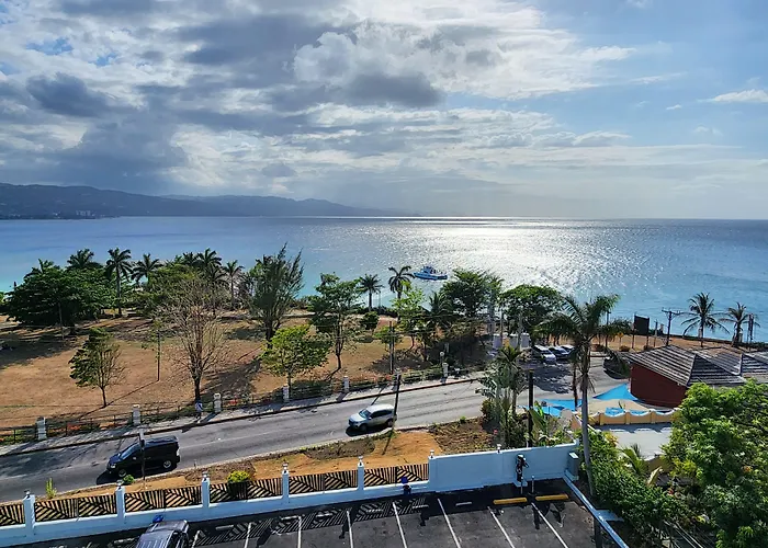 39 Jamaica Hotel